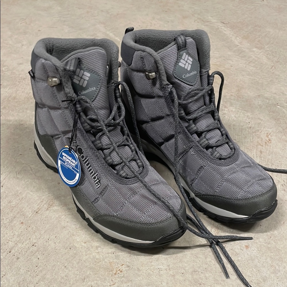 Columbia Gray Rain & Snow Boots with High-Top Design and Rubber Sole